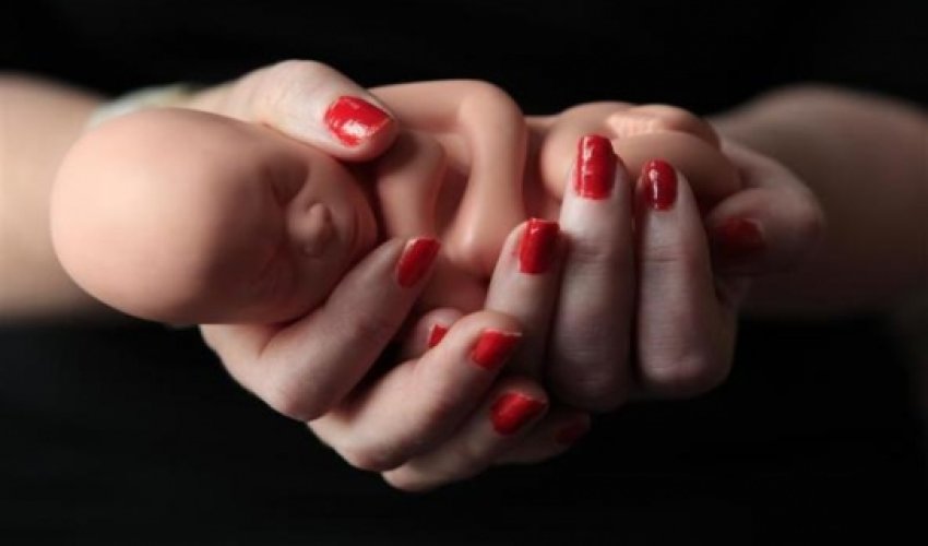 Pope Francis denounces abortion as horrific