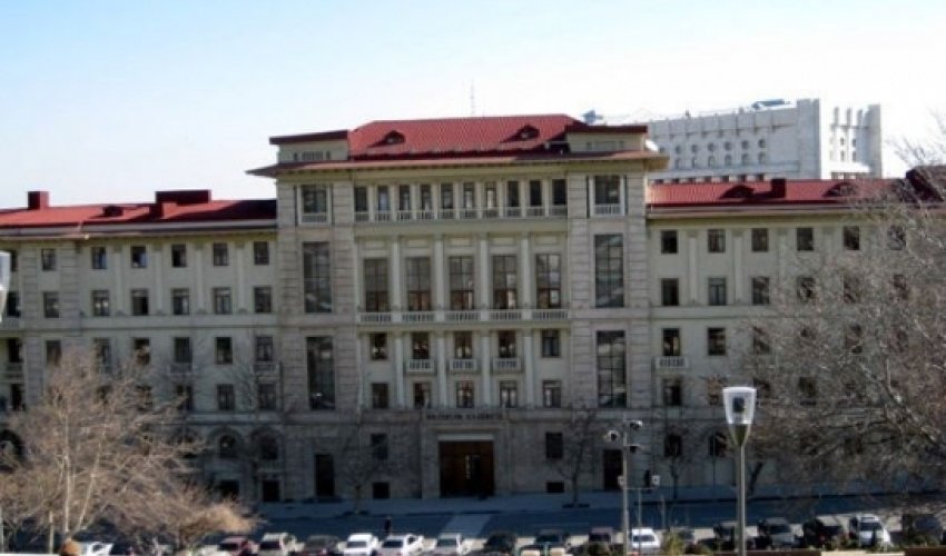 Smartphones banned inside Azeri cabinet building Smartphones banned inside Azeri cabinet building