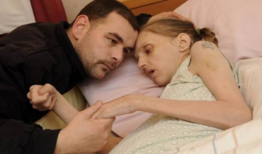 Image of woman, 35, dying after decade of alcoholism Image of woman, 35, dying after decade of alcoholism