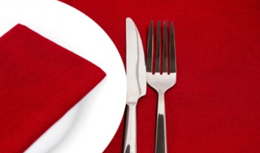 Should restaurants, whether fine or low-end, ban children? Should restaurants, whether fine or low-end, ban children?