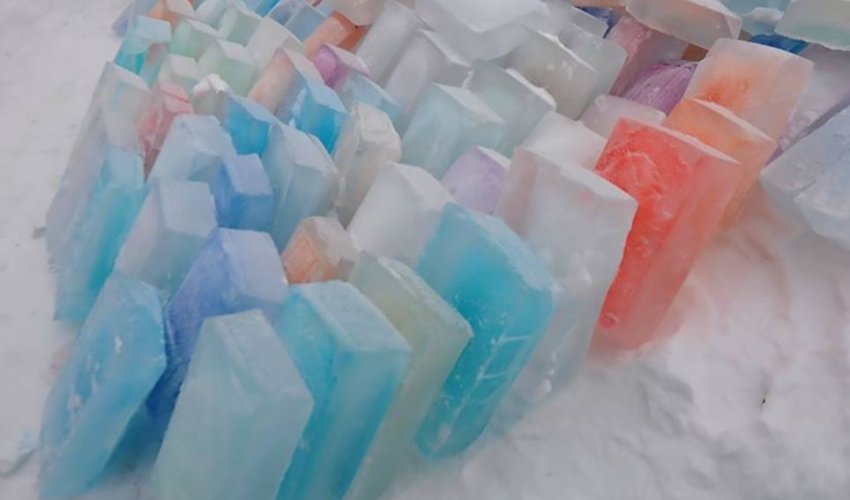 Man spends 6 nights in -30C weather to build his own rainbow ICE FORT - PHOTO