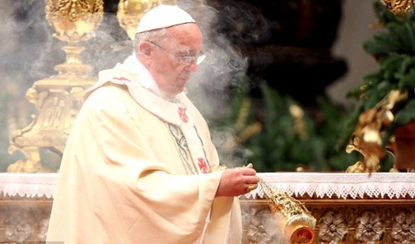Pope Francis fires all but one cardinals who run Vatican bank Pope Francis fires all but one cardinals who run Vatican bank