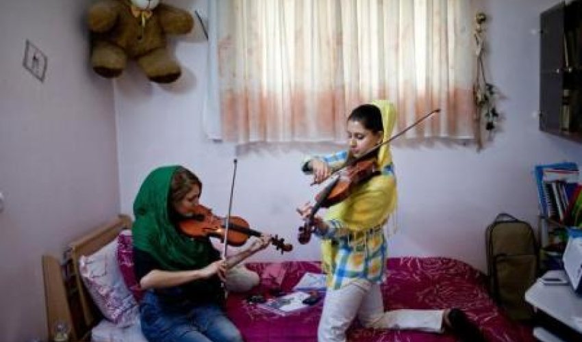 Daily lives of Iranian girls - PHOTO Daily lives of Iranian girls - PHOTO