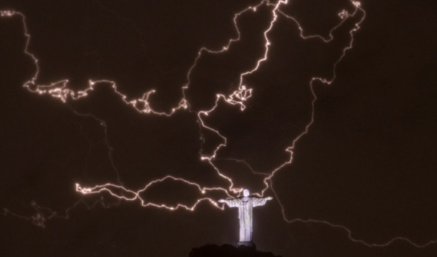 Well... he is Jesus! - PHOTO Well... he is Jesus! - PHOTO