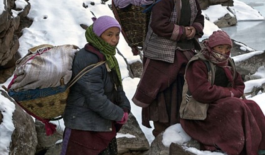 This mother had to trek for nine days in -35C just to get to hospital - PHOTO This mother had to trek for nine days in -35C just to get to hospital - PHOTO