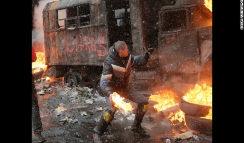Ukraine protest movement: At least 4 killed in clashes with police