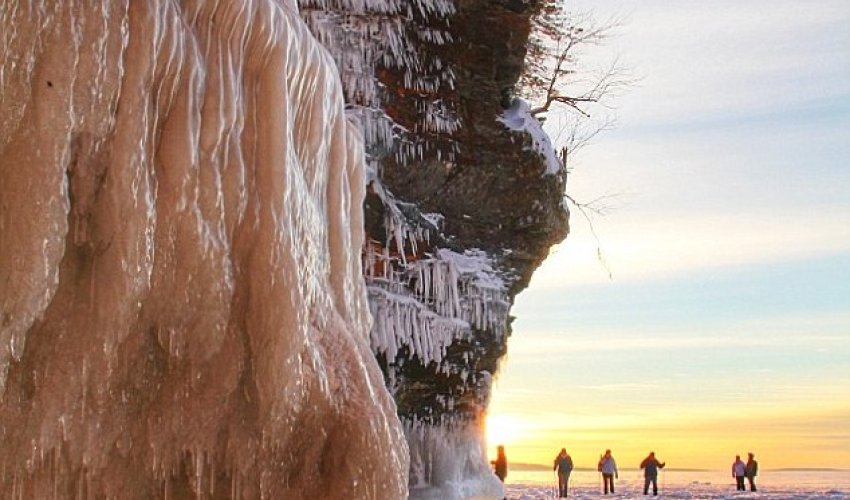 Hidden ice caves of Lake Superior revealed for the first time in 5 years - PHOTO Hidden ice caves of Lake Superior revealed for the first time in 5 years - PHOTO