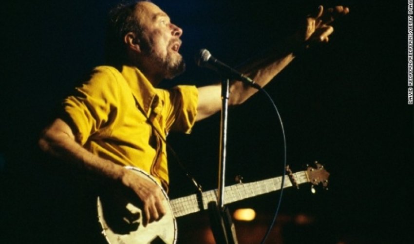 Legendary folk singer Pete Seeger dies at 94 Legendary folk singer Pete Seeger dies at 94