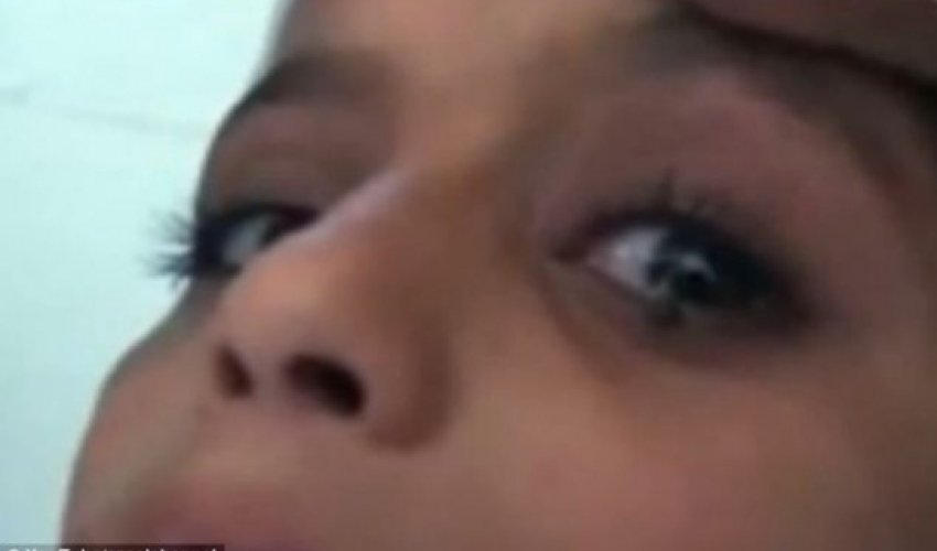Girl leaves doctors speechless by crying STONES instead of tears - VIDEO Girl leaves doctors speechless by crying STONES instead of tears - VIDEO