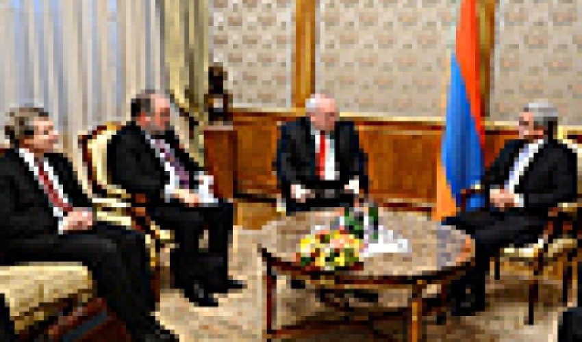 Armenian president meets Karabakh mediators in Yerevan