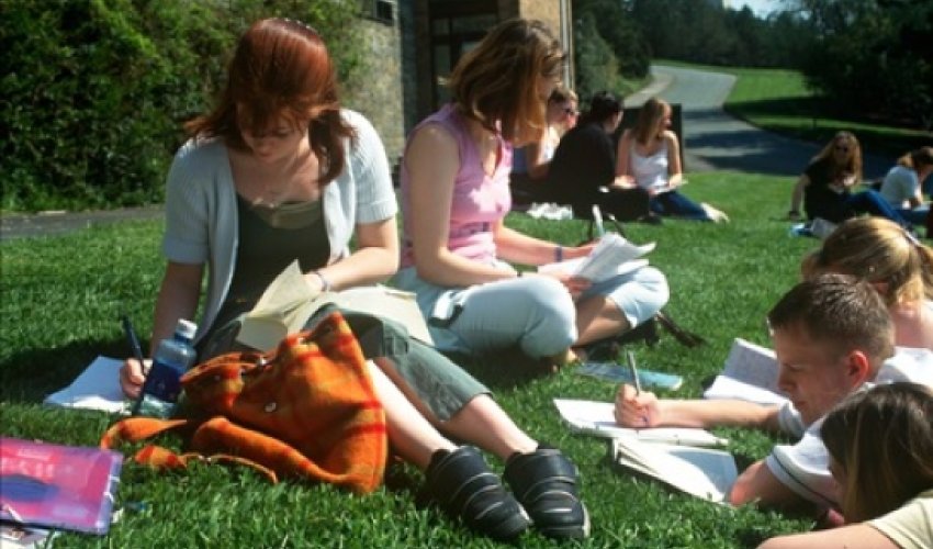 Today's teenagers have the makings of model citizens Today's teenagers have the makings of model citizens