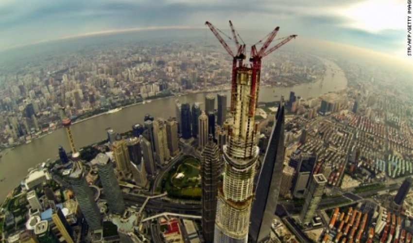 Russian climbers move from pyramids to Shanghai