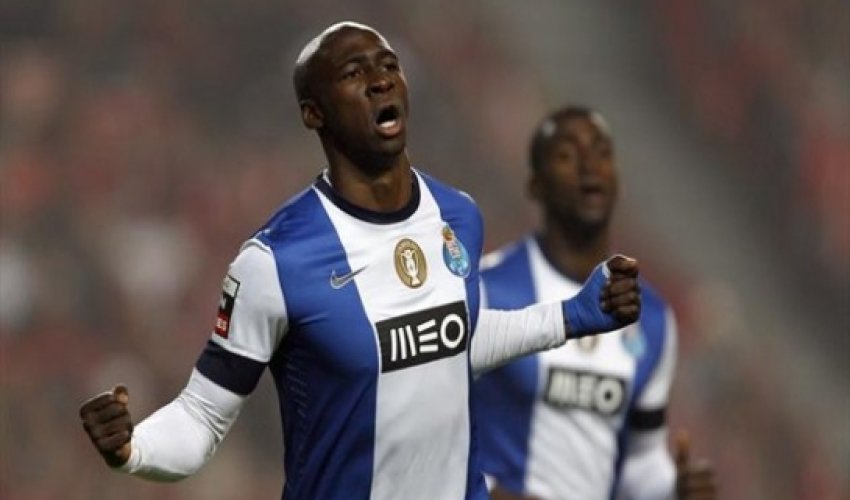 United to step up Mangala pursuit