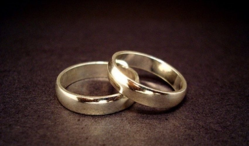 Millionaire Divorces Wife, Asks Her To Stay On As Housekeeper Millionaire Divorces Wife, Asks Her To Stay On As Housekeeper