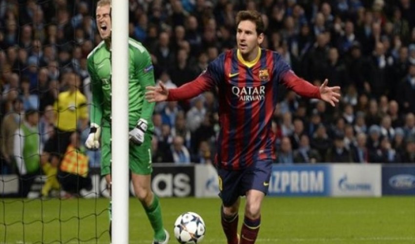 Messi and Alves net in Barcelona win at 10-man City