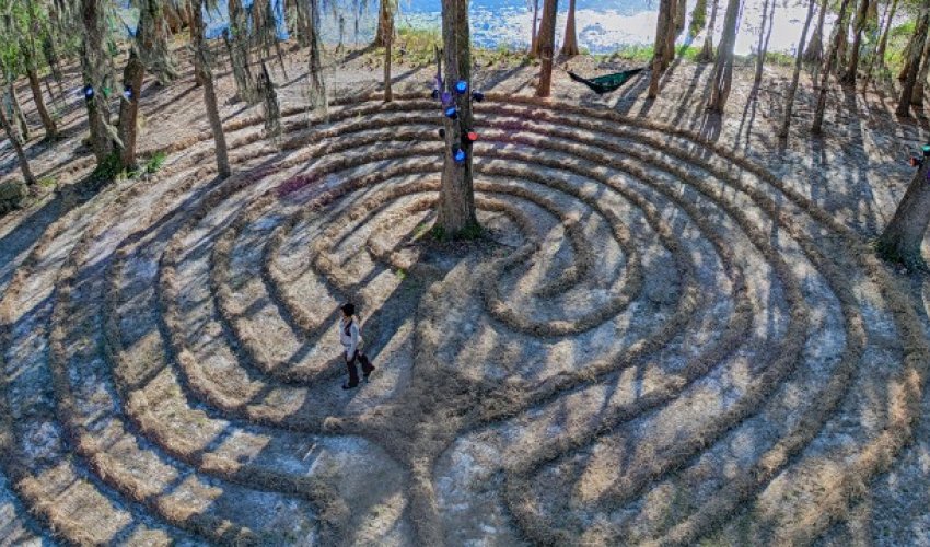 Spectacular beach art that's destroyed at high tide - PHOTO