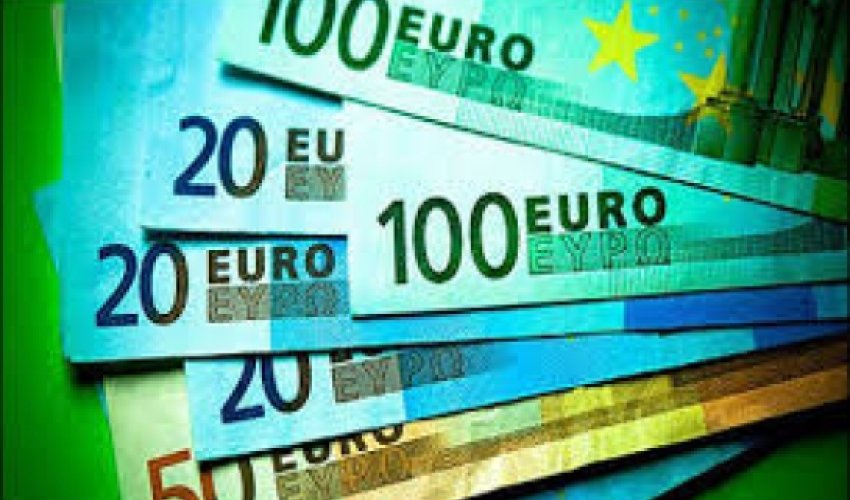 Azerbaijan may raise $1 billion in debut Eurobond