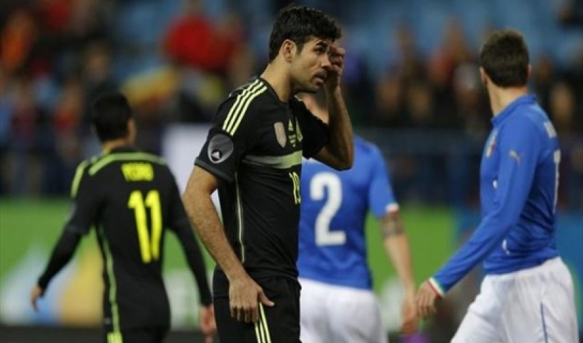 Del Bosque backs Costa to improve for Spain