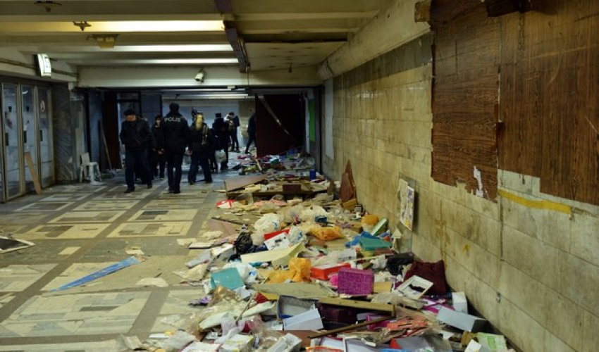 Demolition of shops at metro stations in Azeri capital - PHOTO Demolition of shops at metro stations in Azeri capital - PHOTO