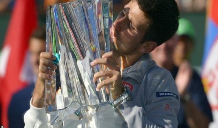 Novak Djokovic beats Roger Federer in final