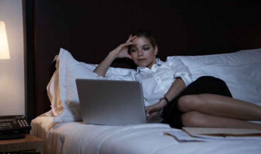 Why taking the iPad to bed could make you fat