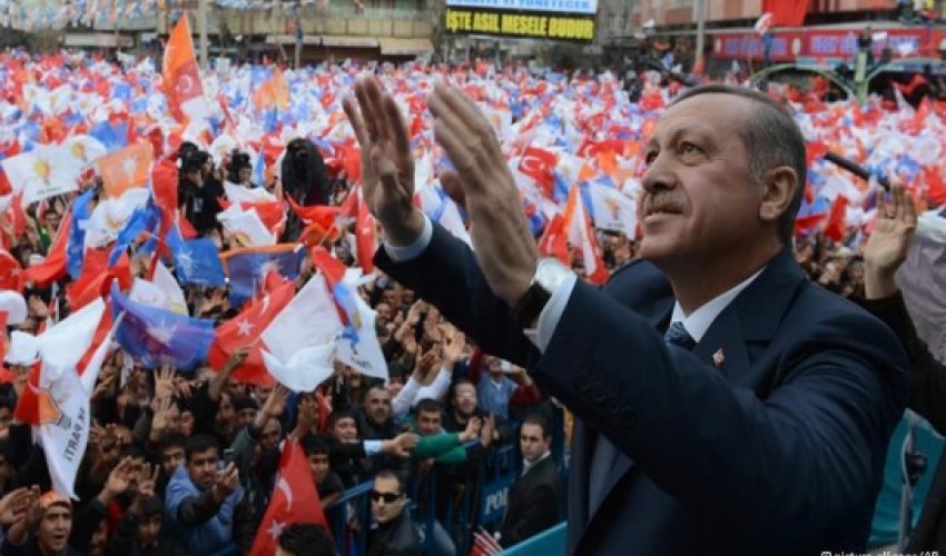 Turkish Prime Minister Erdogan Loses his Voice - VIDEO