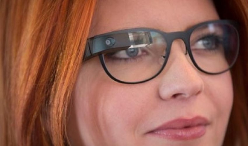 Google Glass to feature Ray-Ban, Oakley frames