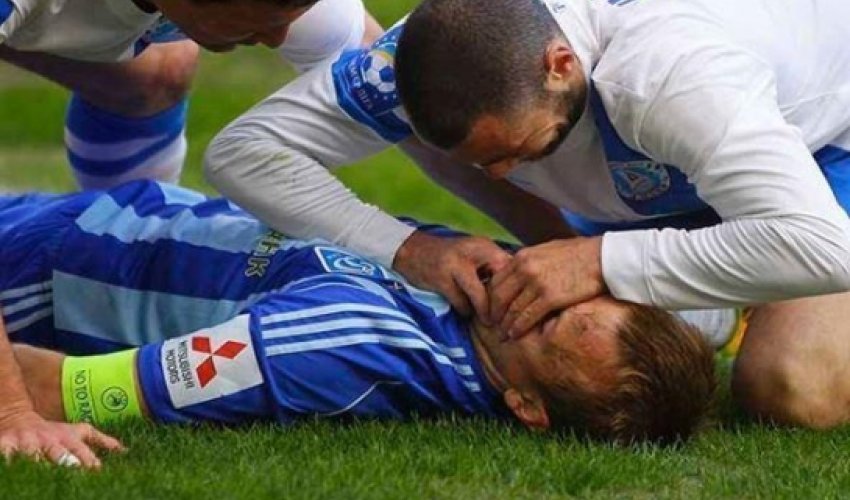 Soccer Player Saves Rival After Frightening Injury - VIDEO