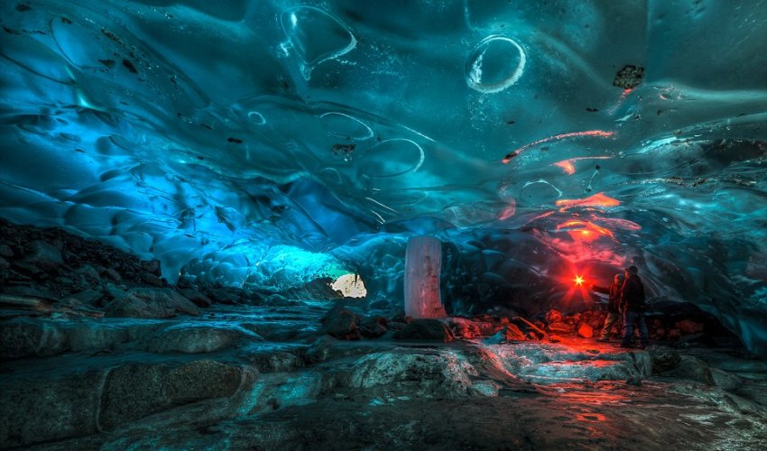 Stunning photos from inside the two-year-old Alaskan ice cave - PHOTO Stunning photos from inside the two-year-old Alaskan ice cave - PHOTO
