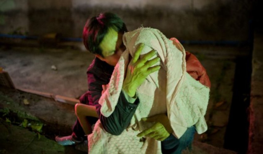 Heartbreaking moments parents say goodbye to their sons and daughters - PHOTO+VIDEO Heartbreaking moments parents say goodbye to their sons and daughters - PHOTO+VIDEO