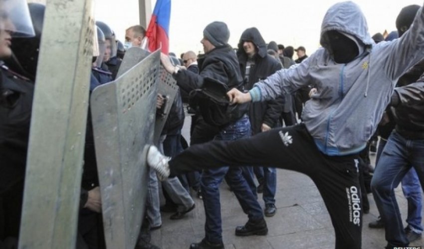 Ukraine: Pro-Russians storm offices in Donetsk, Luhansk, Kharkiv