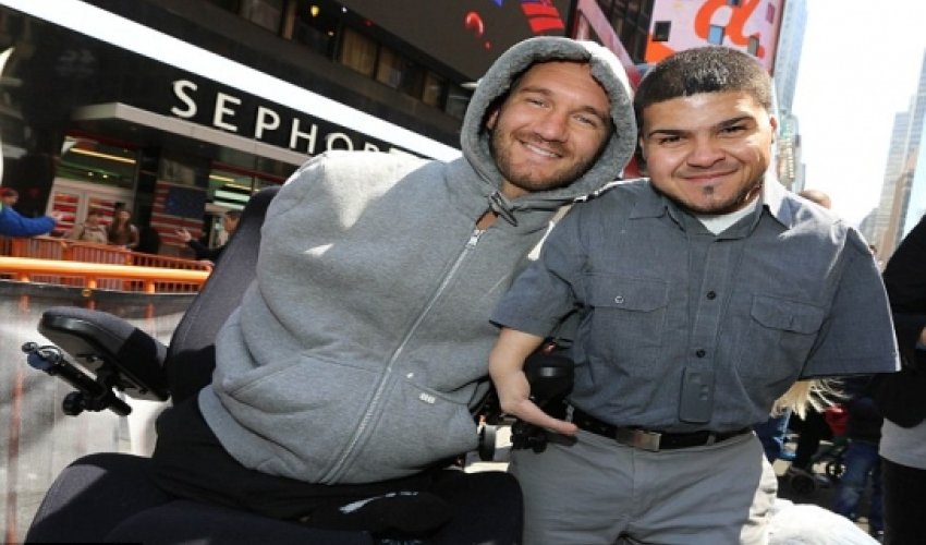 Preacher born without limbs spreads his anti-bullying message - PHOTO