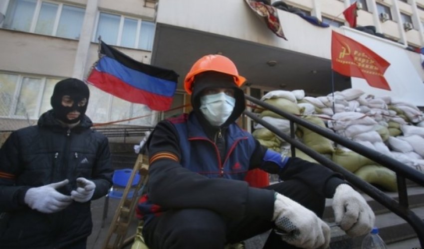 Ukraine crisis: Mariupol city hall 'liberated' Ukraine crisis: Mariupol city hall 'liberated'