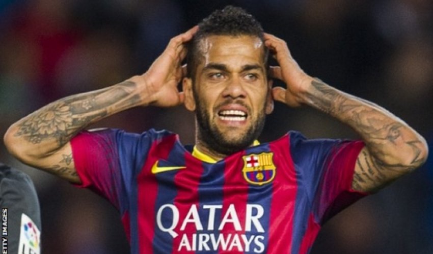 Barcelona defender has banana thrown at him - VIDEO