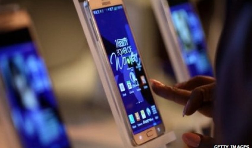 Samsung's mobile phone sales decline