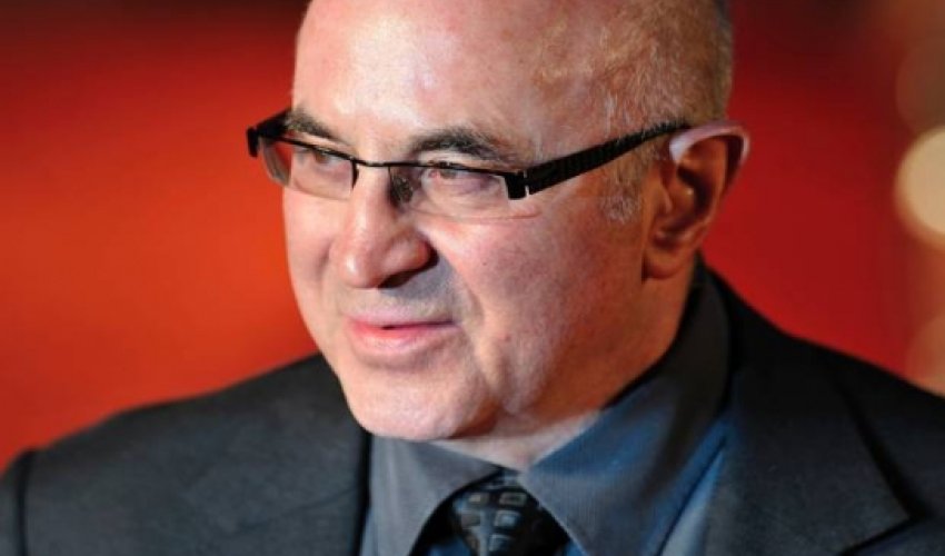 Bob Hoskins dies of pneumonia aged 71