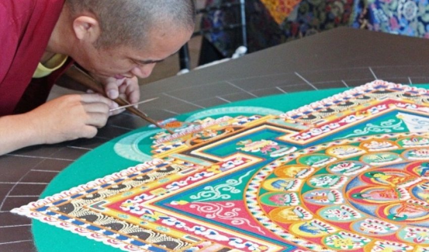 Monks spend 30 hours building intricate artworks - PHOTO+VIDEO