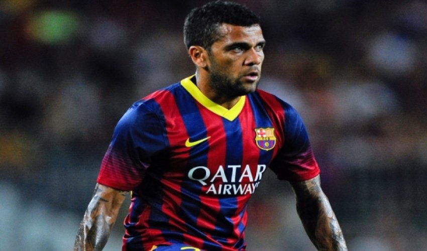 Dani Alves winning racism fight with banana gesture