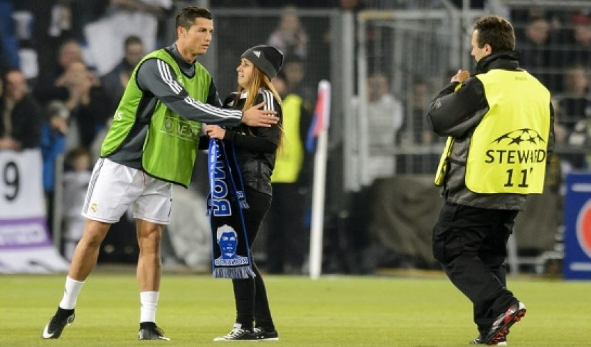 Cristiano Ronaldo feels the hate (and love) from fans