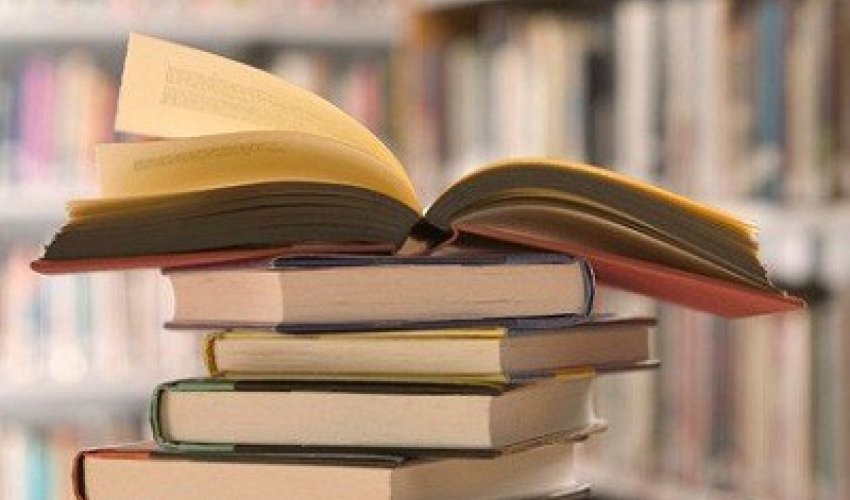 Kitabı Yeni il hədiyyəsi seçən məşhurlar - SORĞU