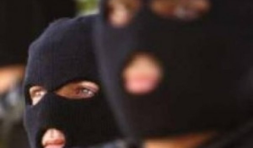 Evdən 130 min manat aparan maskalılar tutuldu