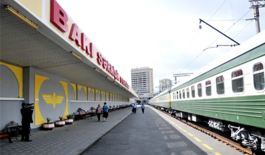 Moskva-Bakı qatarı bağlandı