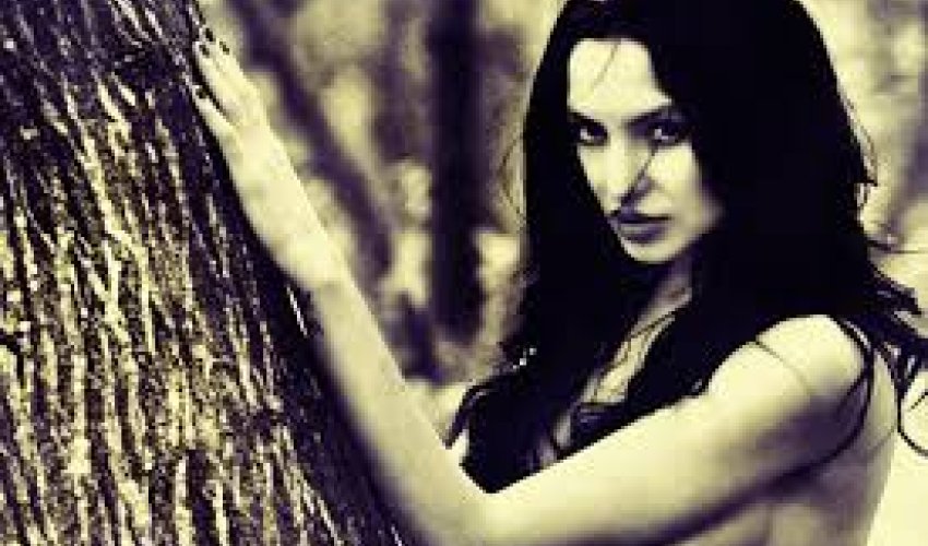 Azərbaycanlı modelin 1 milyonluq evi satılır