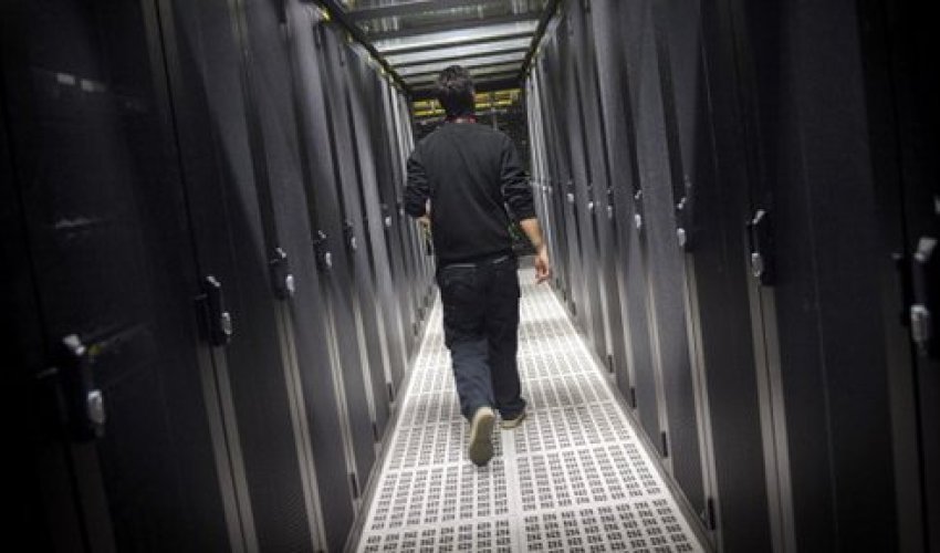 Tech rivals join Microsoft in fight over US data demand