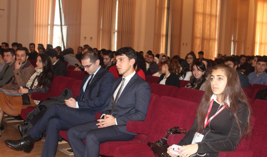 Bakıda 250 natiq debatlarda iştirak edib