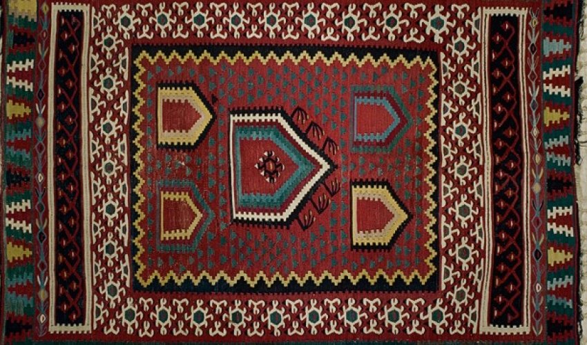 The ancient craft of Pirot weaving