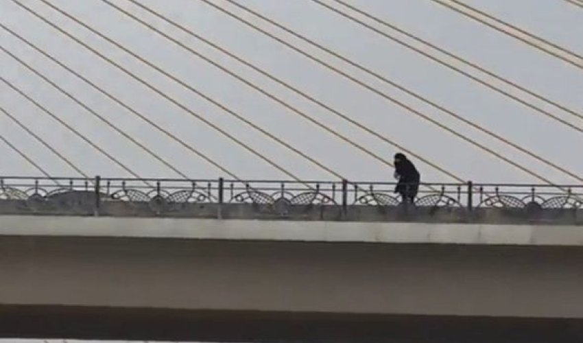 Еще одна попытка суицида на мосту «Кероглу»