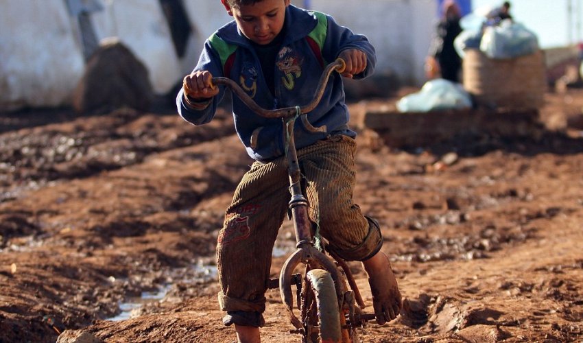 Chilling images of life in Syrian refugee camp