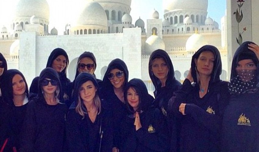 Kendall Jenner, Gigi Hadid, Selena Gomez and friends visit Abu Dhabi mosque Kendall Jenner, Gigi Hadid, Selena Gomez and friends visit Abu Dhabi mosque