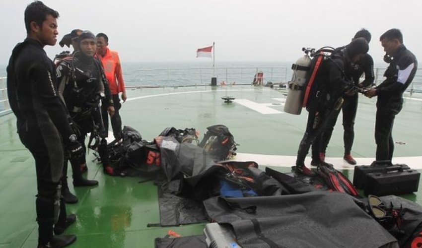 AirAsia QZ8501: Search efforts to find flight data recorders resume AirAsia QZ8501: Search efforts to find flight data recorders resume